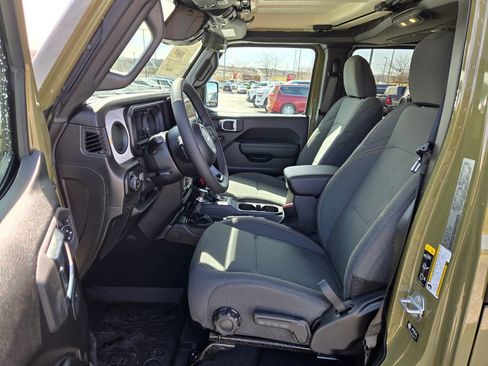 New 2026 Jeep Gladiator Sport AWD/4WD image 13