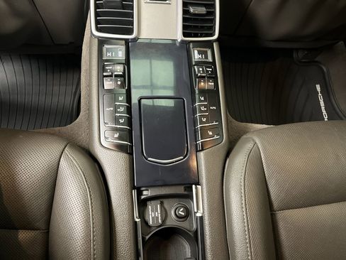 Used 2016 Porsche Panamera 4 Edition image 13