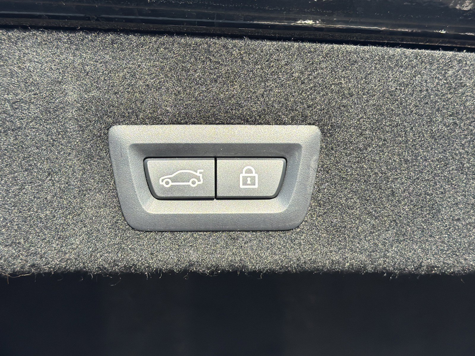 Used 2022 BMW M760i xDrive AWD/4WD image 13