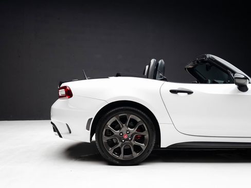 Used 2019 FIAT 124 Spider Abarth w/ Convenience Group RWD image 39