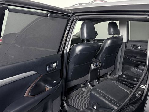 Used 2019 Toyota Highlander Limited Platinum AWD/4WD image 25