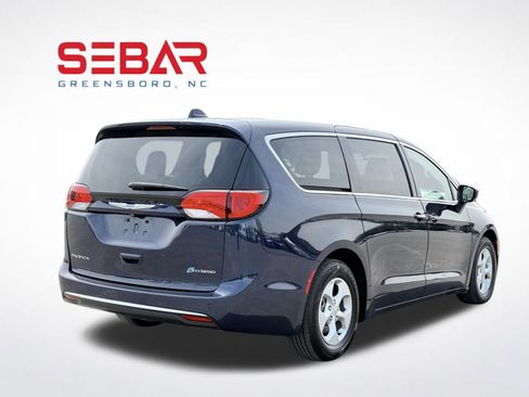 Used 2018 Chrysler Pacifica Touring Plus FWD image 10