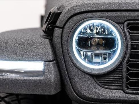 Used 2025 Jeep Gladiator Sport AWD/4WD image 38