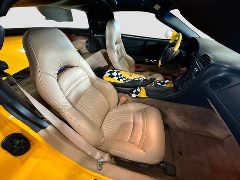 Used 2004 Chevrolet Corvette Coupe w/ Preferred Equipment Group image 14