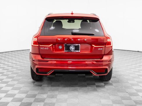 Used 2025 Volvo XC60 B5 Core w/ Protection Package Premier image 4