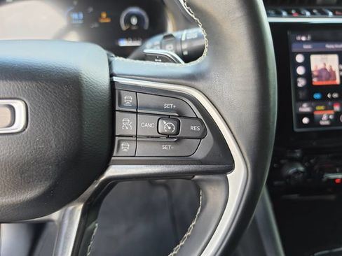 Used 2021 Jeep Grand Cherokee L Laredo RWD image 32