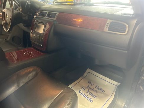 Used 2013 Chevrolet Tahoe LTZ image 24