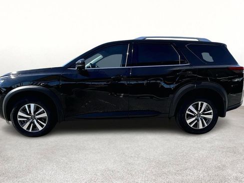 Used 2025 Nissan Pathfinder SL image 45