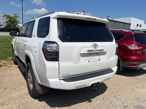 Used 2016 Toyota 4Runner SR5 Premium AWD/4WD image 4