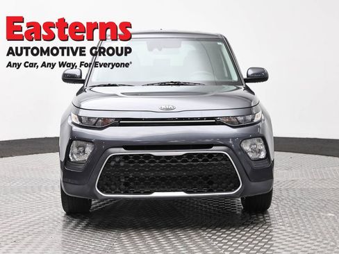 Used 2021 Kia Soul S FWD image 2