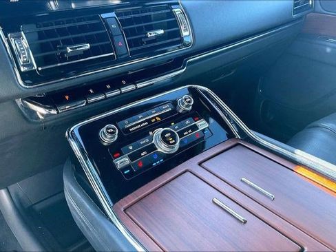 Used 2023 Lincoln Navigator Reserve image 17