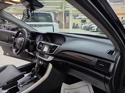 Used 2014 Honda Accord Touring image 20