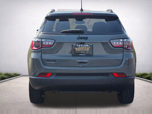 Used 2023 Jeep Compass Altitude image 6