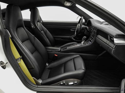 Used 2015 Porsche 911 Carrera GTS RWD image 45