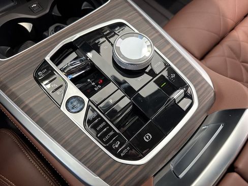 New 2026 BMW X5 xDrive50e image 33