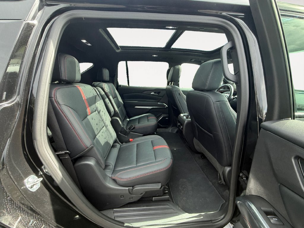 Used 2024 Chevrolet Traverse RS AWD/4WD image 24