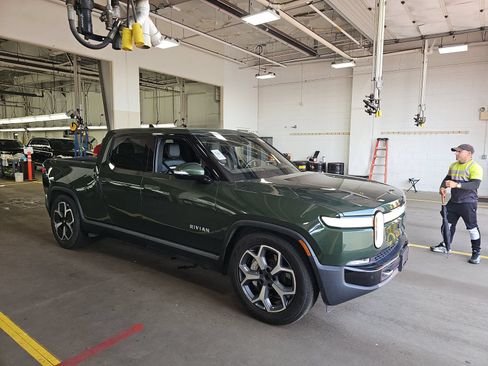 Used 2024 Rivian R1T Adventure AWD/4WD image 4