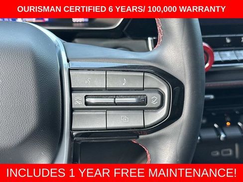 Used 2025 Chevrolet Colorado Z71 w/ Technology Package AWD/4WD image 31