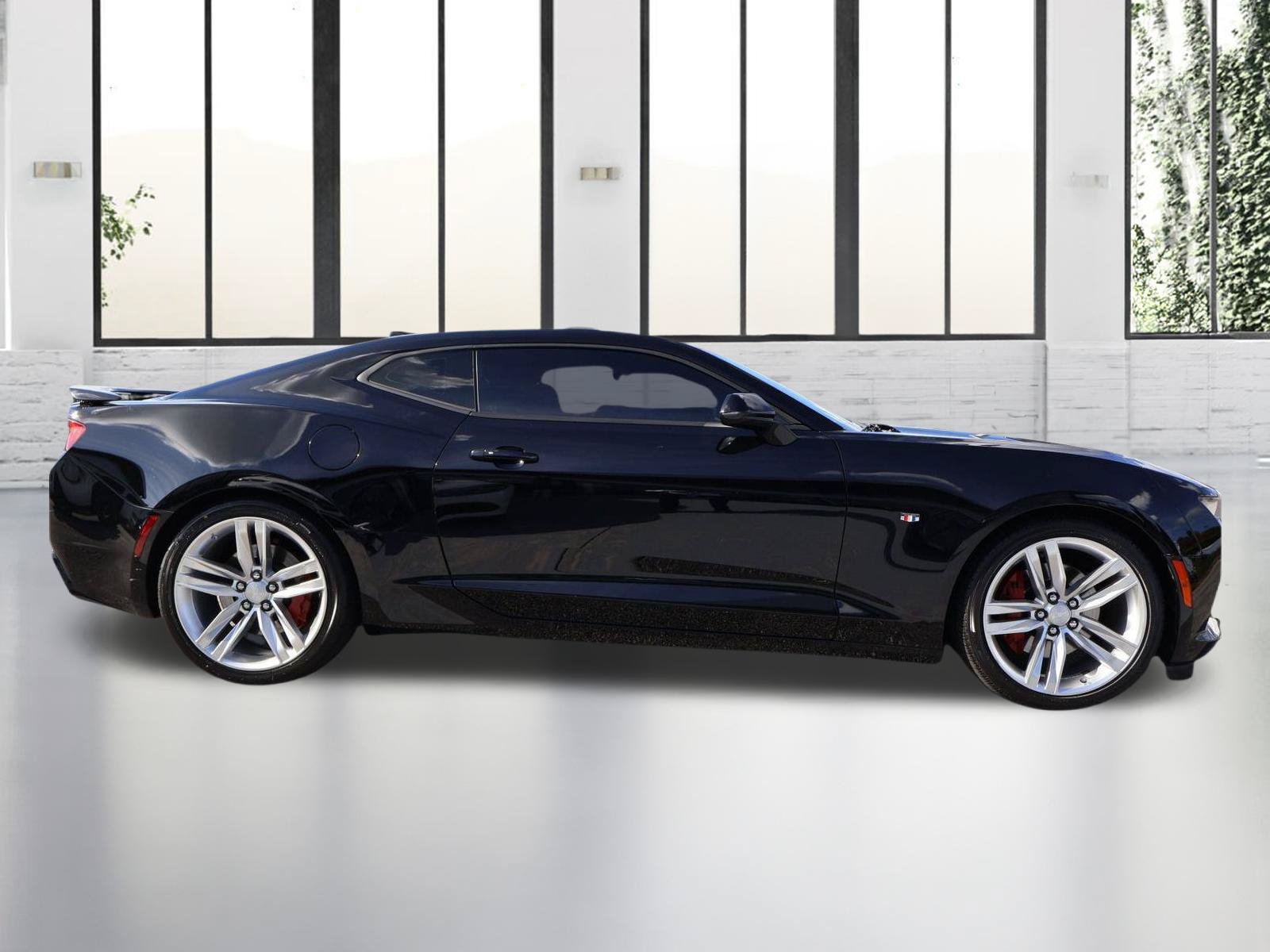 Used 2016 Chevrolet Camaro SS RWD image 6
