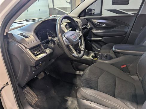 Used 2022 GMC Terrain SLE w/ Driver Convenience Package image 9
