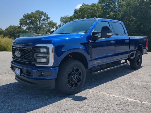 New 2026 Ford F250 Lariat w/ Black Appearance Package image 6