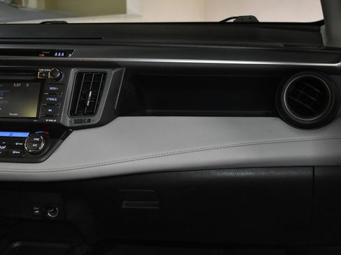 Used 2018 Toyota RAV4 XLE image 24