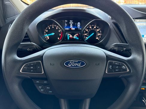 Used 2019 Ford Escape SE image 22