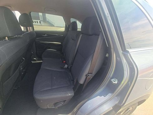 Used 2020 Kia Sorento S FWD image 7