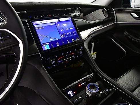 Used 2023 Jeep Grand Cherokee 4WD 4xe w/ Luxury Tech Group II image 20