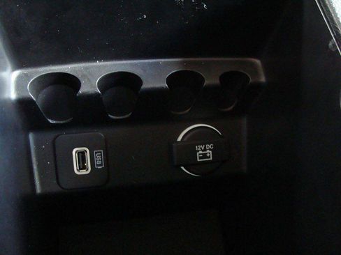 Used 2017 Jeep Cherokee Sport FWD image 22