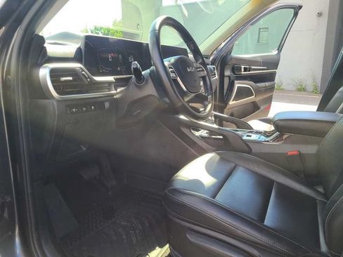 Used 2023 Kia Telluride LX AWD/4WD image 13