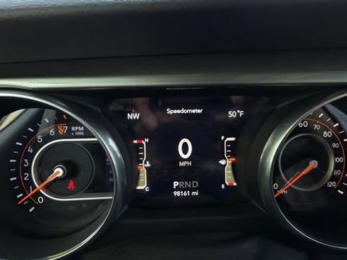 Used 2018 Jeep Wrangler Unlimited Sahara AWD/4WD image 13