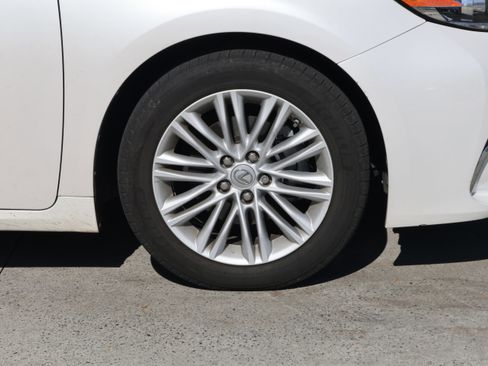 Used 2017 Lexus ES 350 w/ Premium Package image 11