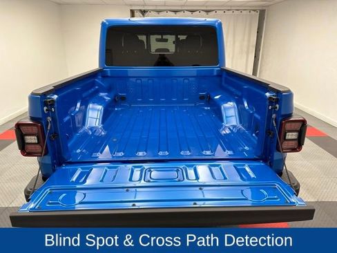 Used 2023 Jeep Gladiator Mojave w/ Cold Weather Group image 24