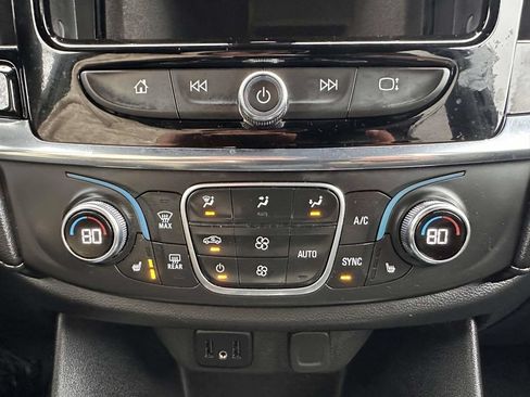 Used 2023 Chevrolet Traverse LT AWD/4WD image 23