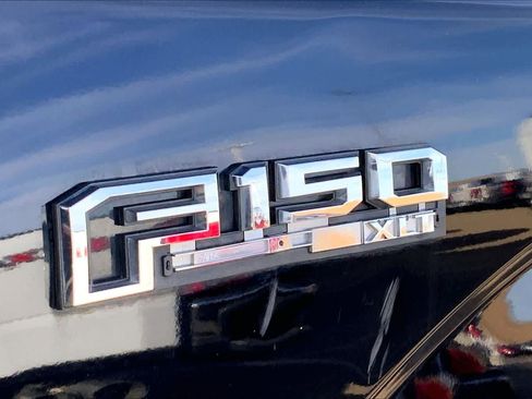 Used 2018 Ford F150 XLT w/ Equipment Group 302A Luxury image 9