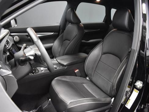 Used 2025 INFINITI QX50 Sport AWD/4WD image 5
