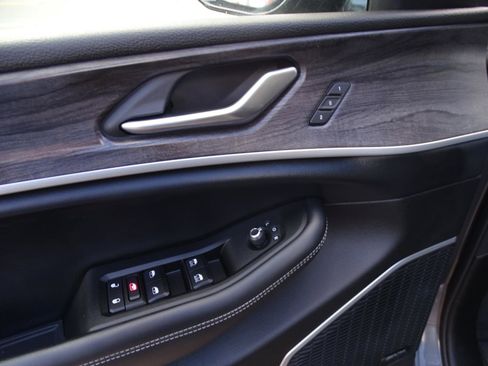 Used 2021 Jeep Grand Cherokee L Limited image 20