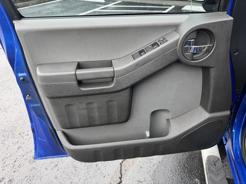 Used 2015 Nissan Xterra X image 17