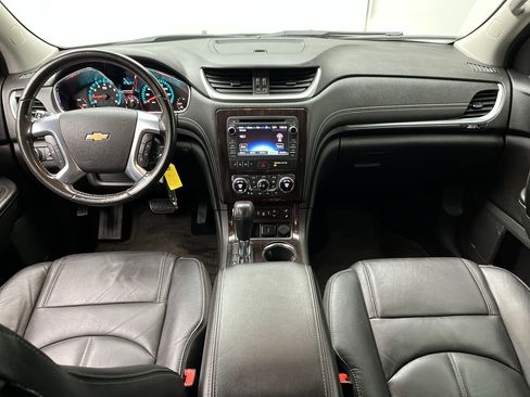 Used 2017 Chevrolet Traverse LT AWD/4WD image 4