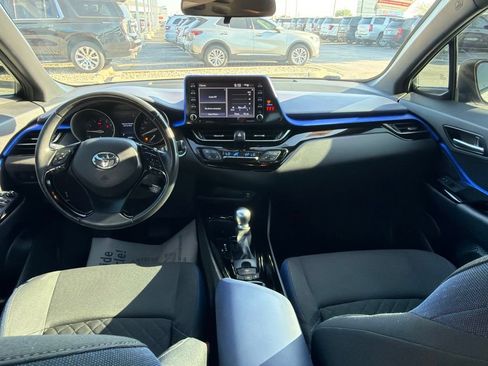 Used 2021 Toyota C-HR XLE FWD image 14