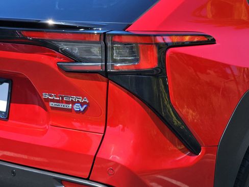 Certified 2023 Subaru Solterra AWD image 37
