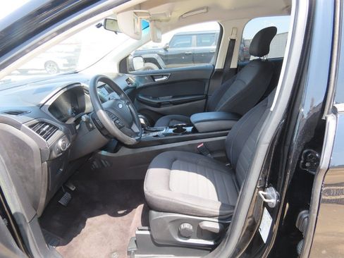Used 2017 Ford Edge SE FWD image 25