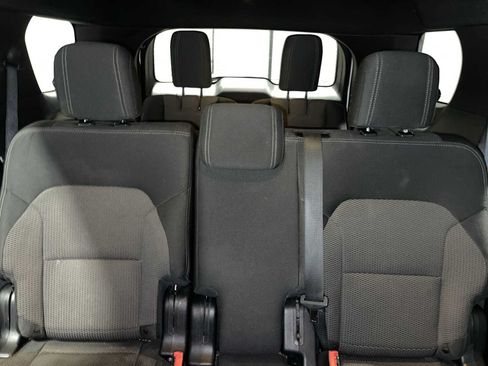 Used 2016 Ford Explorer XLT w/ Equipment Group 201A AWD/4WD image 22