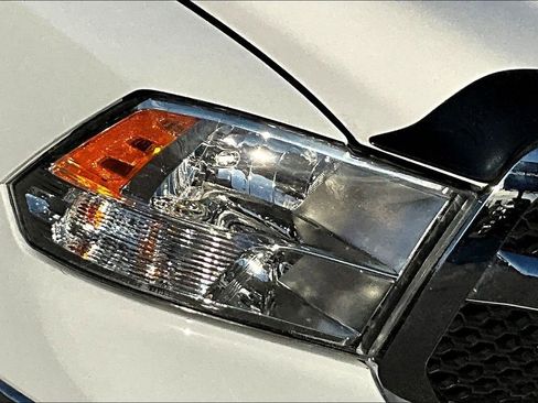 Used 2022 RAM 1500 Classic SLT image 31