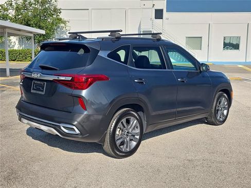 Used 2022 Kia Seltos S FWD image 3