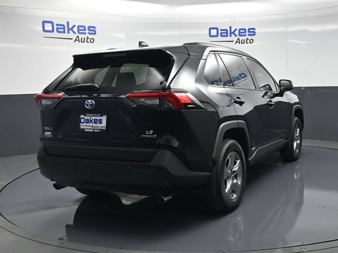 Used 2024 Toyota RAV4 LE AWD/4WD image 8