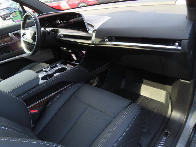 Certified 2026 Cadillac Vistiq Sport w/ LPO, Floor Liner Package AWD/4WD image 44