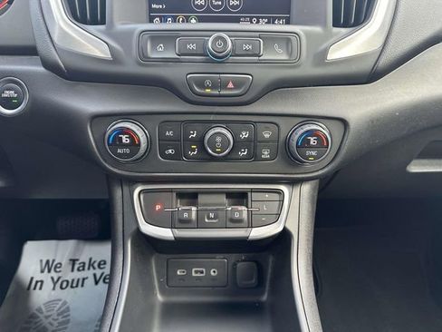 Used 2024 GMC Terrain SLE w/ Driver Convenience Package AWD/4WD image 43
