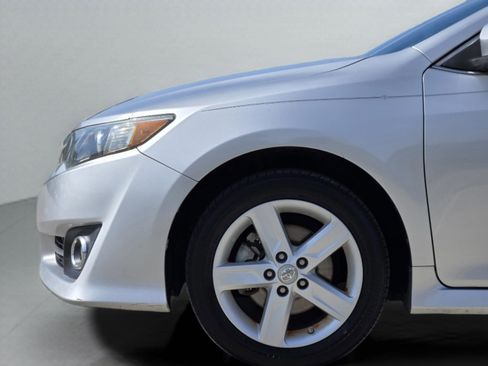Used 2012 Toyota Camry SE FWD image 29